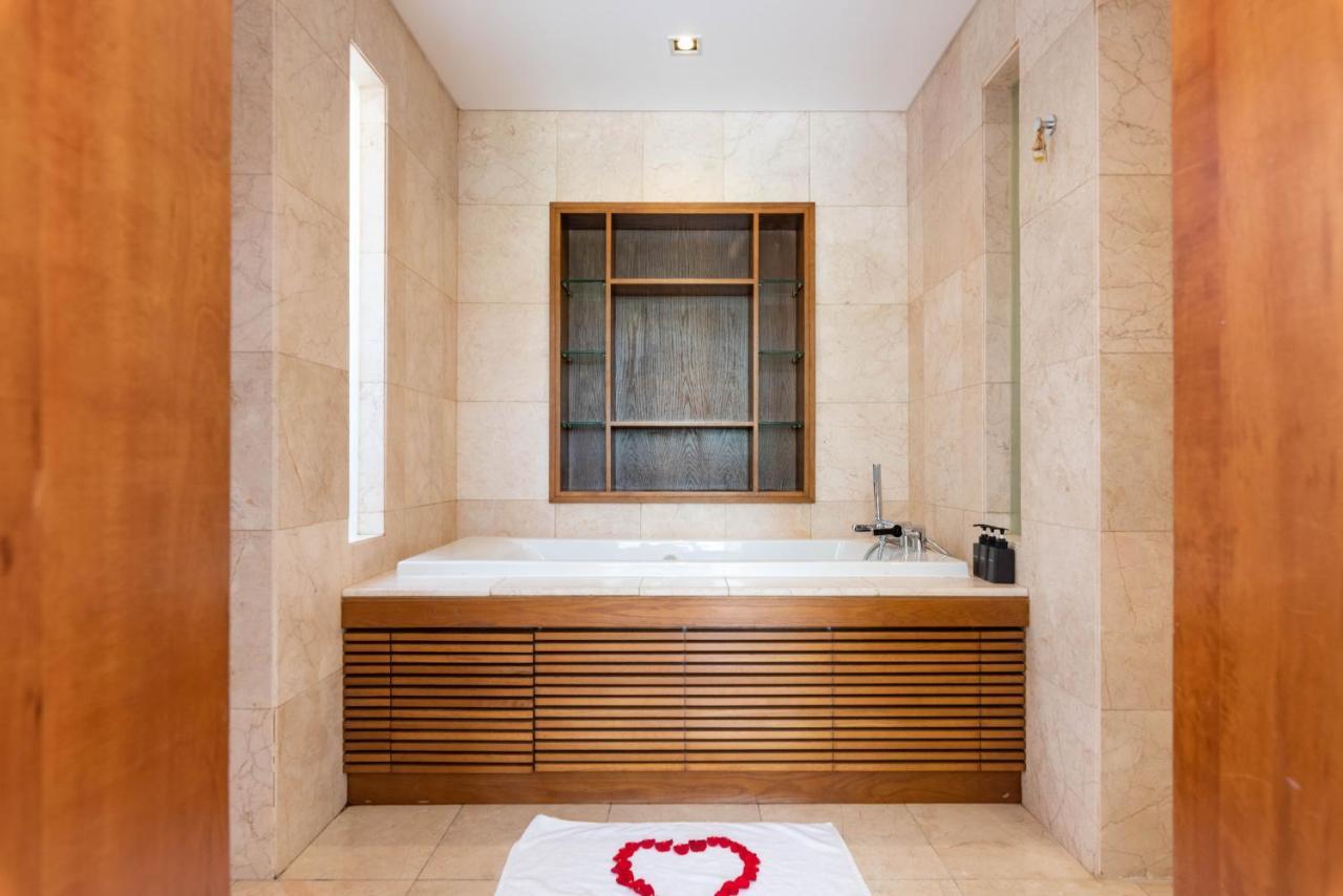 Emblem Sea 2 Bedroom Villas Danang Exterior photo